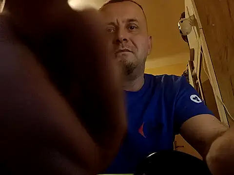 Snapshot of MrWhitePL chatting on 01.10.25 MrWhitePL online show from 01.10.25