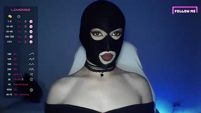 Snapshot of Bigfemblue chatting on 10.11.25 Bigfemblue online show from 10.11.25