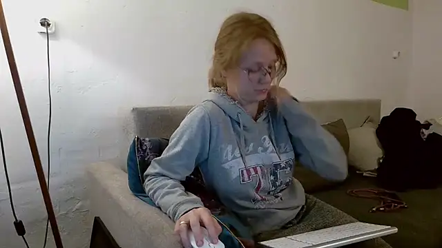 little-leni online show from 05.02.26