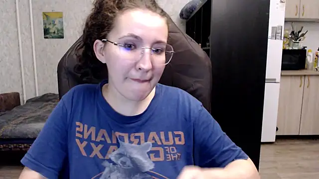 Snapshot of AnKey_Rayah chatting on 10.13.25 AnKey Rayah online show from 10.13.25