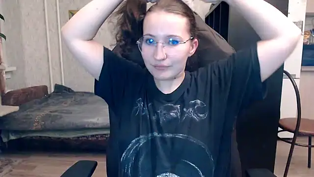 Snapshot of AnKey_Rayah chatting on 10.23.25 AnKey Rayah online show from 10.23.25