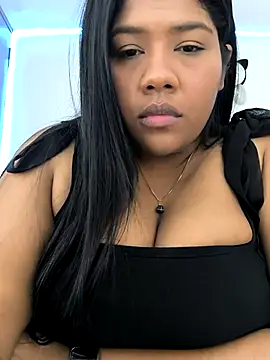 Snapshot of paola091 chatting on 02.15.25 paola091 online show from 02.15.25