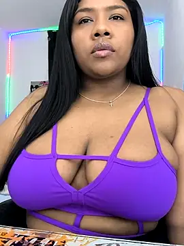 Snapshot of paola091 chatting on 09.25.25 paola091 online show from 09.25.25