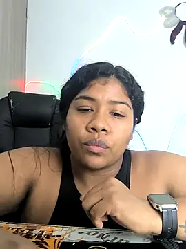 Snapshot of paola091 chatting on 10.15.25 paola091 online show from 10.15.25