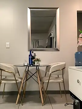 Snapshot of CurvyDesire1 chatting on 10.30.25 CurvyDesire1 online show from 10.30.25