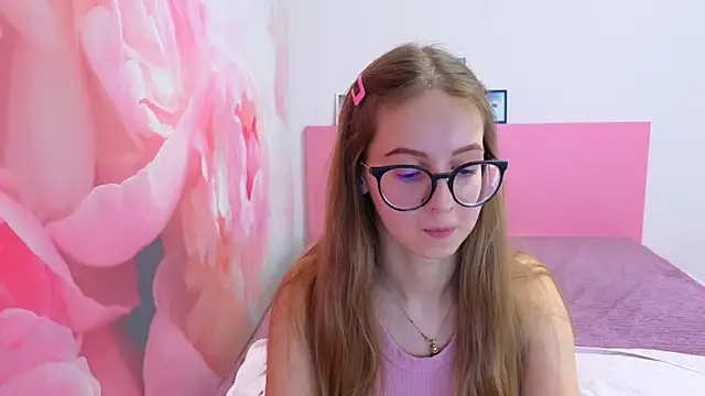 Snapshot of AliceAdams chatting on 02.14.26 AliceAdams online show from 02.14.26