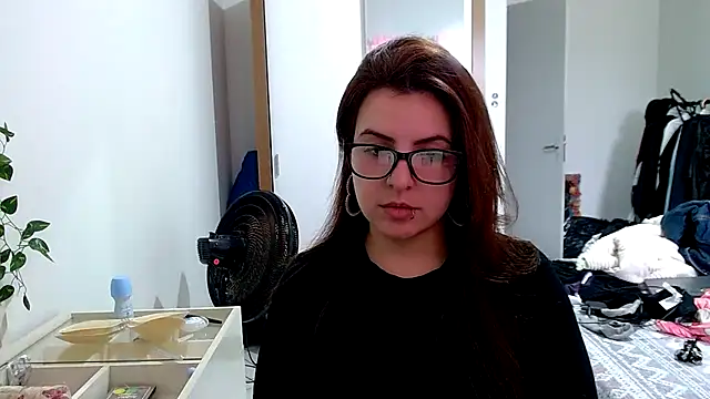 Snapshot of chelbyy chatting on 10.02.25 chelbyy online show from 10.02.25