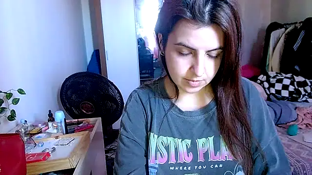 Snapshot of chelbyy chatting on 10.14.25 chelbyy online show from 10.14.25