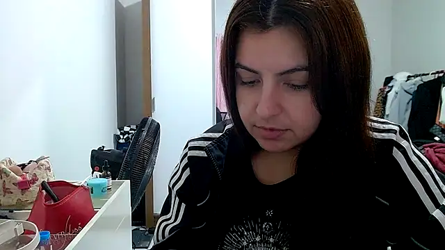 Snapshot of chelbyy chatting on 11.11.25 chelbyy online show from 11.11.25