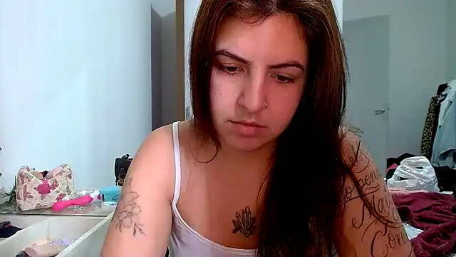 Snapshot of chelbyy chatting on 11.12.25 chelbyy online show from 11.12.25