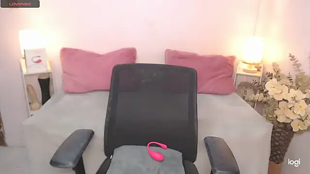 AmazingDREAMGirl online show from 12.16.24