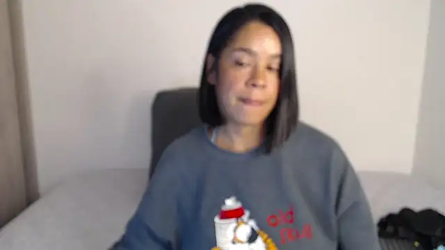 Snapshot of AmeliPonce chatting on 11.16.25 AmeliPonce online show from 11.16.25