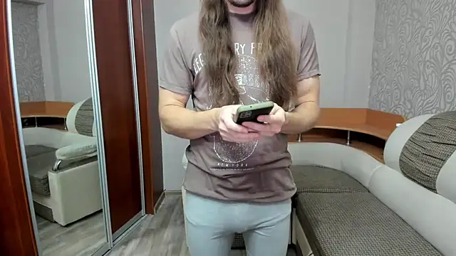 Snapshot of Marrymepls chatting on 10.31.25 Marrymepls online show from 10.31.25