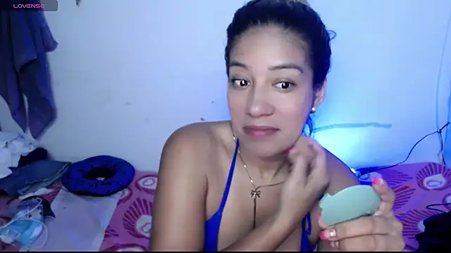 ninatiny online show from 04.21.26