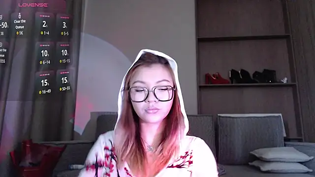 Snapshot of Nyx_Lina chatting on 05.11.26 Nyx Lina online show from 05.11.26
