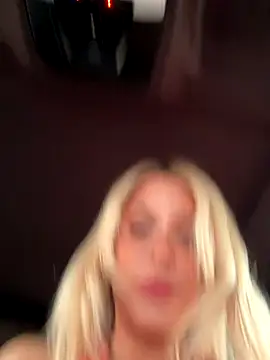 Snapshot of jasminesummer chatting on 11.05.25 jasminesummer online show from 11.05.25