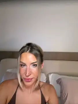 Snapshot of jasminesummer chatting on 07.18.26 jasminesummer online show from 07.18.26