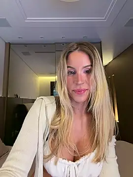 Snapshot of jasminesummer chatting on 07.20.26 jasminesummer online show from 07.20.26