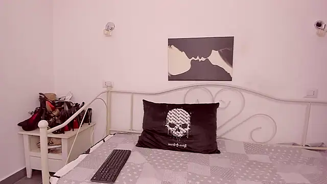 Snapshot of jessystarr chatting on 10.10.25 jessystarr online show from 10.10.25