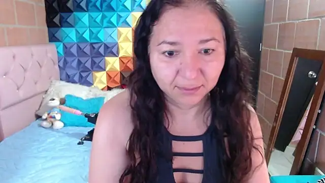 katifoxx online show from 02.17.25