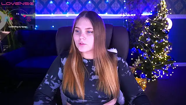 Snapshot of VinnaSky chatting on 12.22.24 VinnaSky online show from 12.22.24