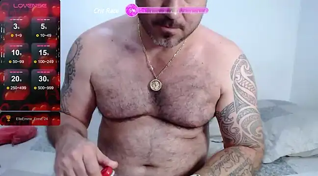 Snapshot of Osobrandon567 chatting on 12.24.24 Osobrandon567 online show from 12.24.24