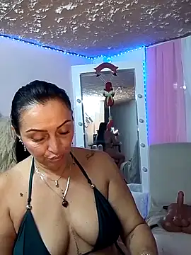 zullyxhot online show from 12.19.25