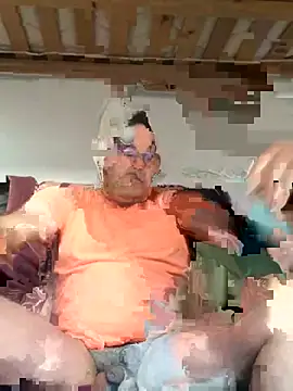 Snapshot of Lentbulant chatting on 03.09.25 Lentbulant online show from 03.09.25