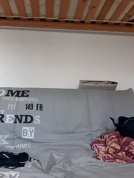 Snapshot of Lentbulant chatting on 10.07.25 Lentbulant online show from 10.07.25