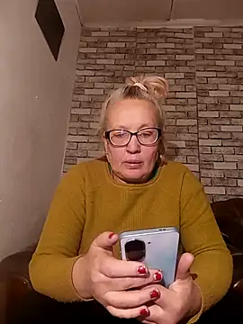 Snapshot of Cerd_Ayaz chatting on 12.15.25 Cerd Ayaz online show from 12.15.25