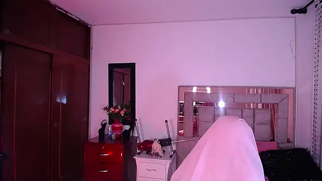 salomecastro  online show from 03.22.25