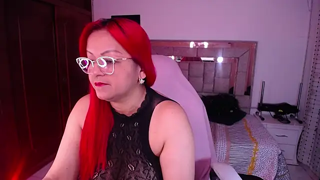 salomecastro  online show from 10.22.25