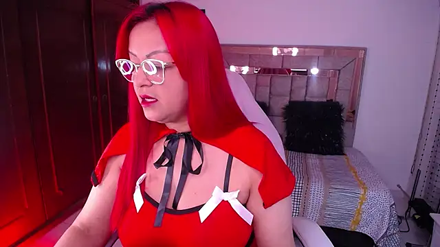 salomecastro  online show from 10.27.25