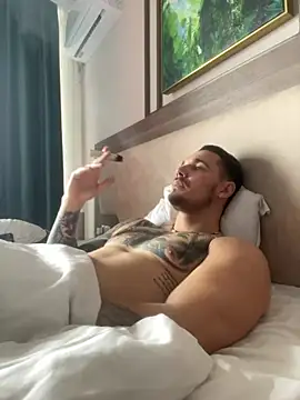 Snapshot of Hot__Tiger chatting on 02.09.25 Hot Tiger online show from 02.09.25