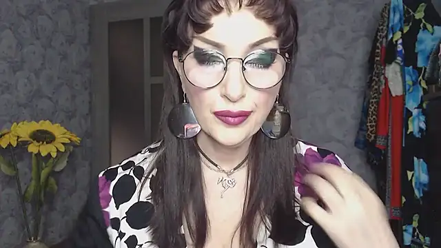 Snapshot of Aziza1 chatting on 04.21.26 Aziza1 online show from 04.21.26
