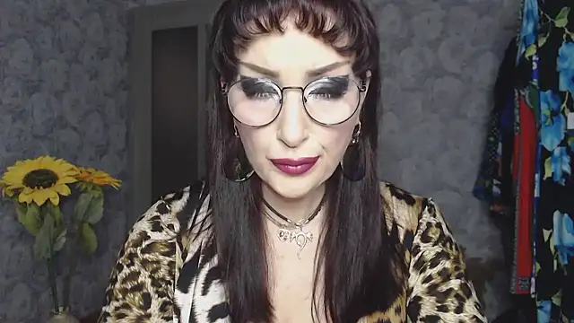 Snapshot of Aziza1 chatting on 04.25.26 Aziza1 online show from 04.25.26