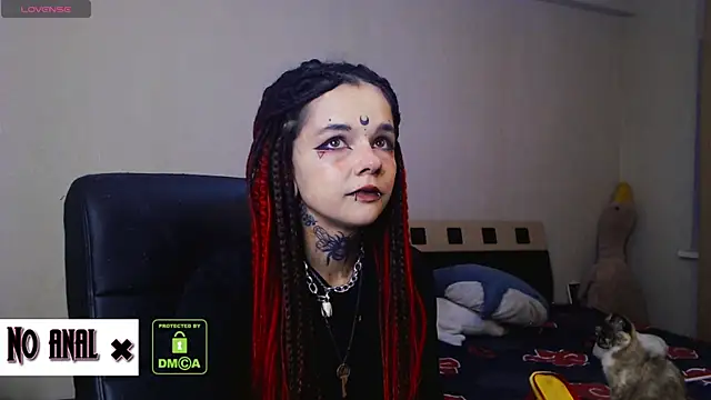 Snapshot of Dark__Elf chatting on 09.30.25 Dark Elf online show from 09.30.25