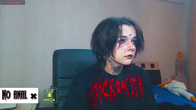 Snapshot of Dark__Elf chatting on 10.14.25 Dark Elf online show from 10.14.25