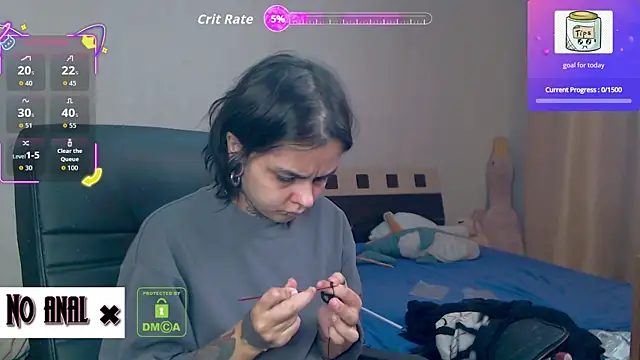 Snapshot of Dark__Elf chatting on 10.16.25 Dark Elf online show from 10.16.25