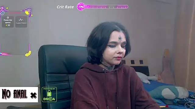 Snapshot of Dark__Elf chatting on 11.10.25 Dark Elf online show from 11.10.25