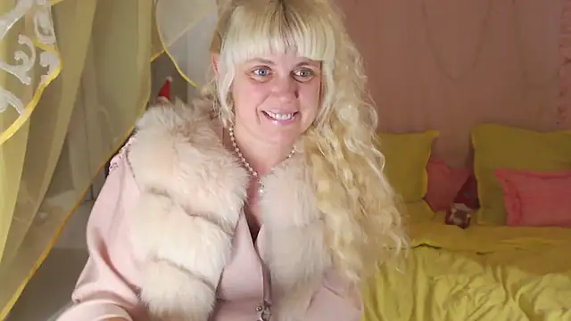 SunnySylvia online show from 12.01.24