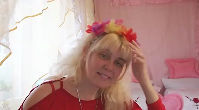 SunnySylvia online show from 02.06.25