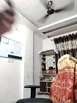 Snapshot of hotindianstud chatting on 10.17.25 hotindianstud online show from 10.17.25