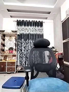 Snapshot of hotindianstud chatting on 10.22.25 hotindianstud online show from 10.22.25