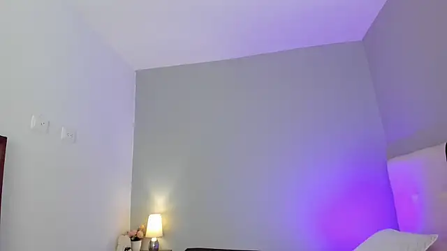 Snapshot of NataliaBuiles chatting on 01.27.25 NataliaBuiles online show from 01.27.25