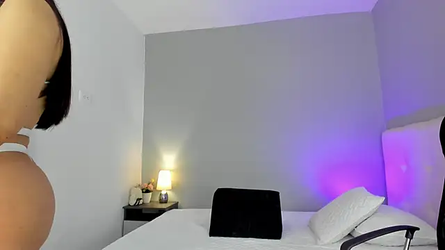 Snapshot of NataliaBuiles chatting on 02.01.25 NataliaBuiles online show from 02.01.25