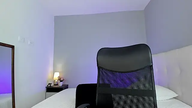 Snapshot of NataliaBuiles chatting on 03.10.25 NataliaBuiles online show from 03.10.25