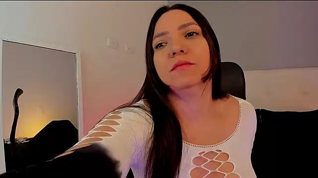 Snapshot of NataliaBuiles chatting on 02.19.26 NataliaBuiles online show from 02.19.26