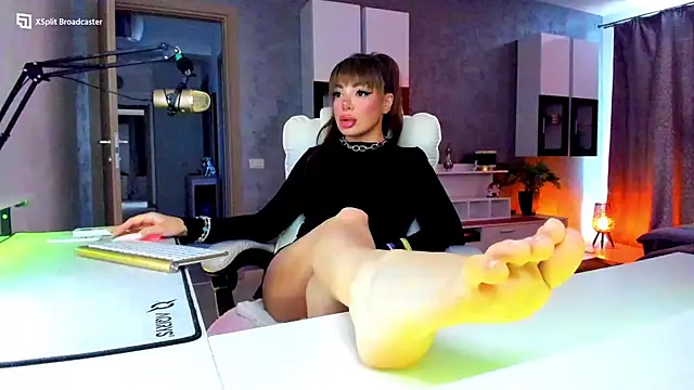 Snapshot of Miss_kay1111 chatting on 06.28.26 Miss kay1111 online show from 06.28.26
