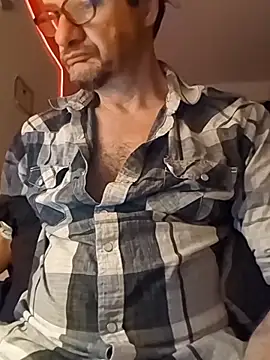 Snapshot of goldeagle1973 chatting on 11.15.25 goldeagle1973 online show from 11.15.25